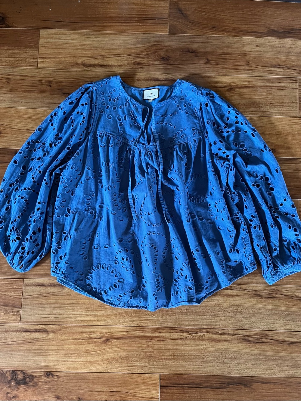Tuckernuck Cotton Grecian Blue Eyelet Kenway Blouse XXL - Picture 3 of 16